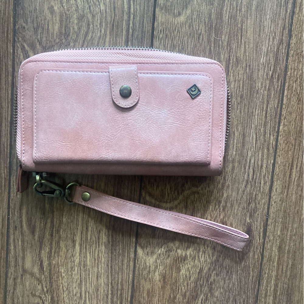 Elegant  Wristlet Clutch